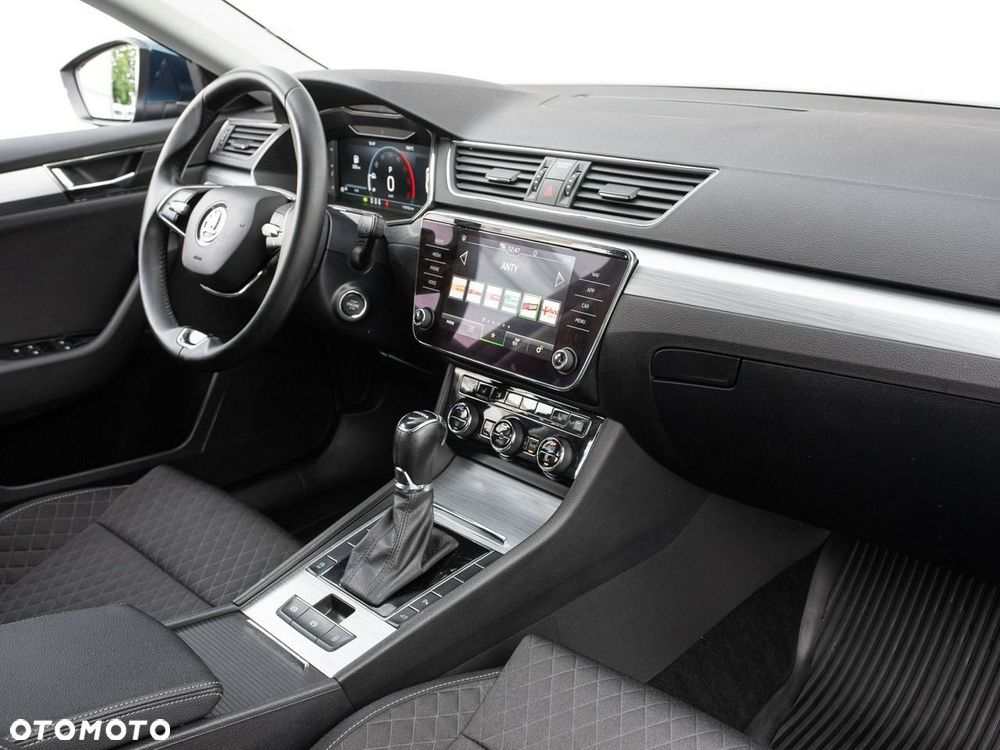 Skoda Superb 2.0 TDI Ambition DSG - 34