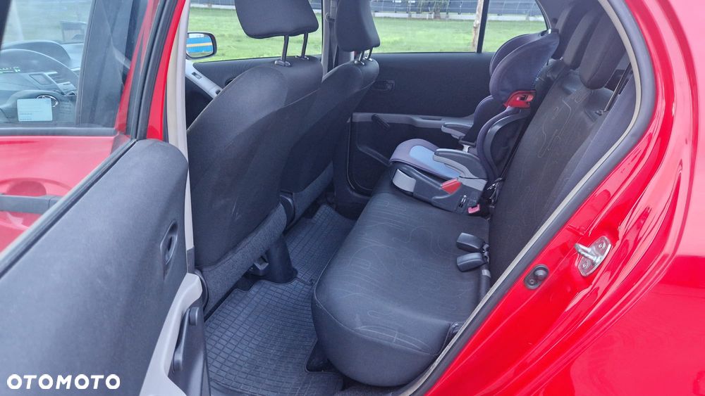 Toyota Yaris - 17