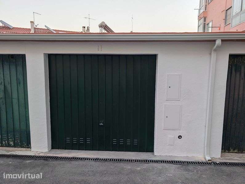 Garagem Box no centro de Mem Martins