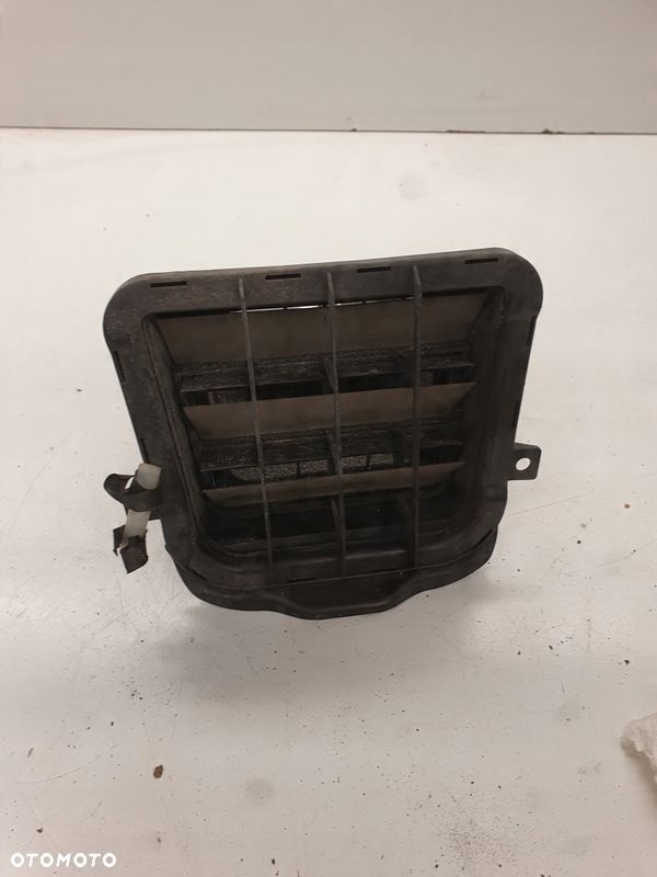 KRATKA POWIETRZA TYŁ AUDI A4 B8 A5 8K0819161B - 1