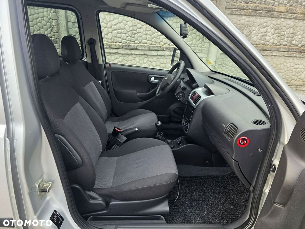 Opel Combo Tour Edition - 22