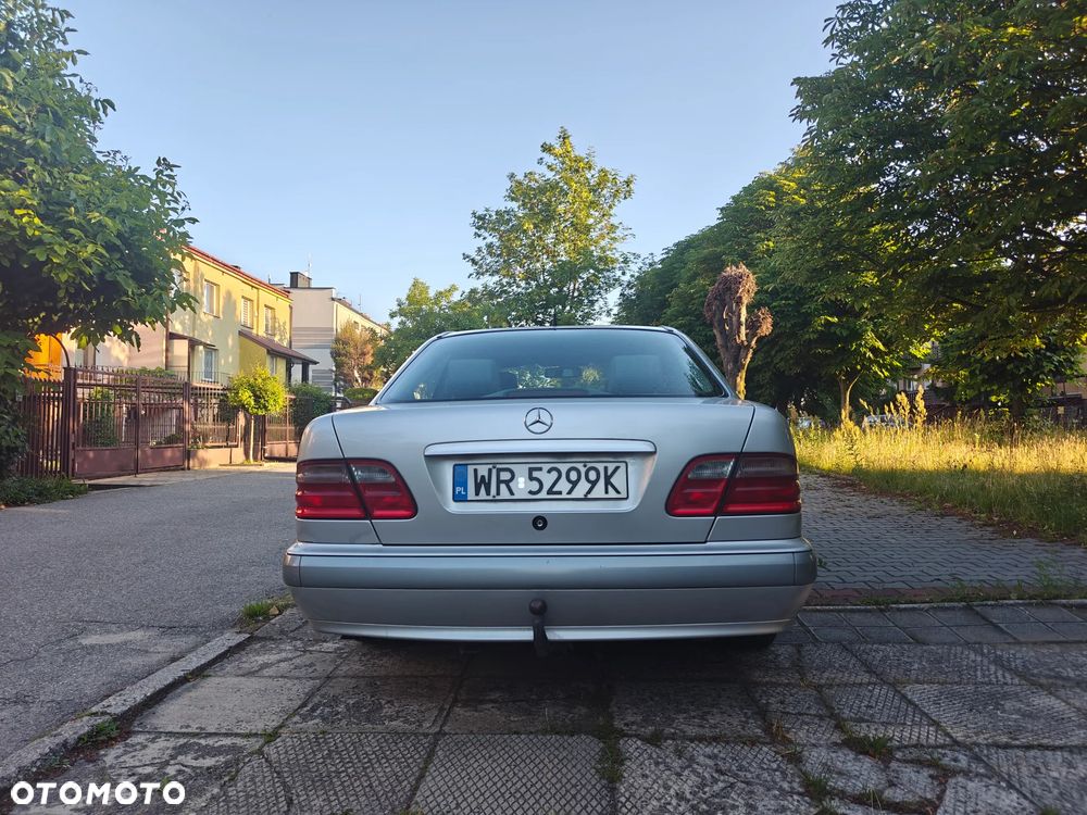 Mercedes-Benz Klasa E 220 CDI Classic - 4