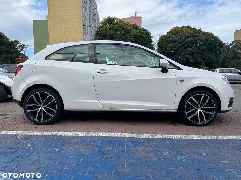 Seat Ibiza 2011 photo 4