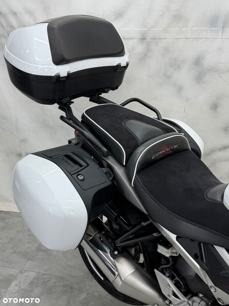 Honda VFR - 12