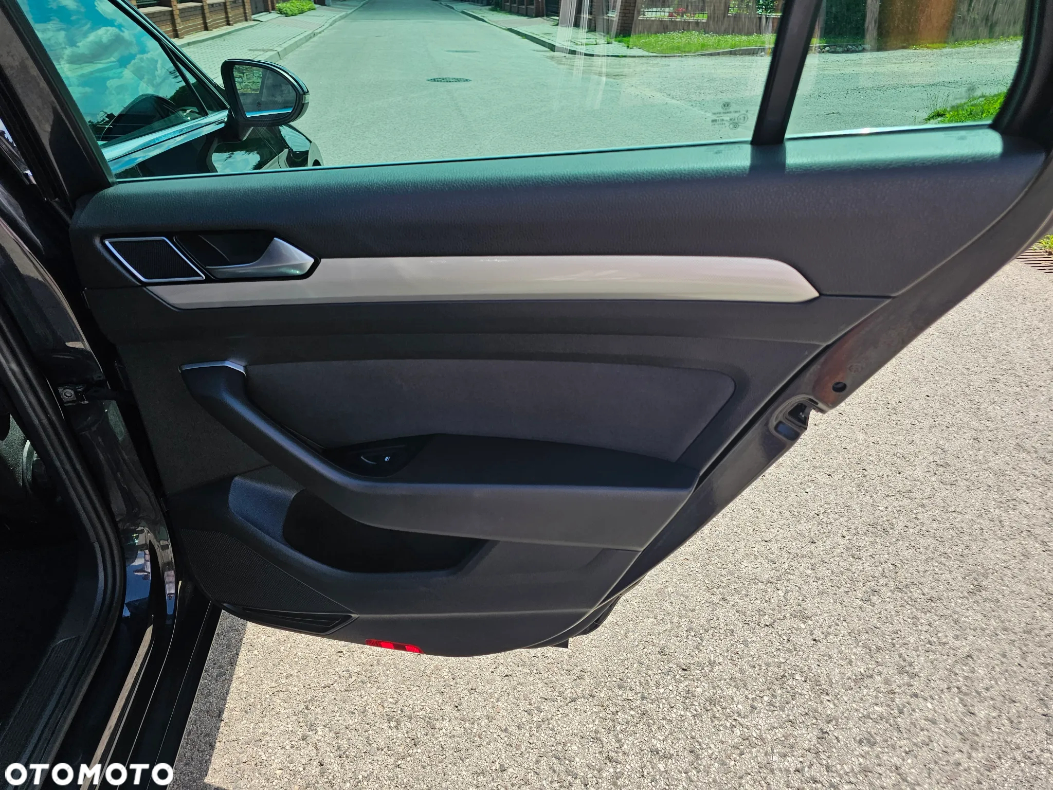 Volkswagen Passat Variant 2.0 TDI SCR DSG Comfortline - 23