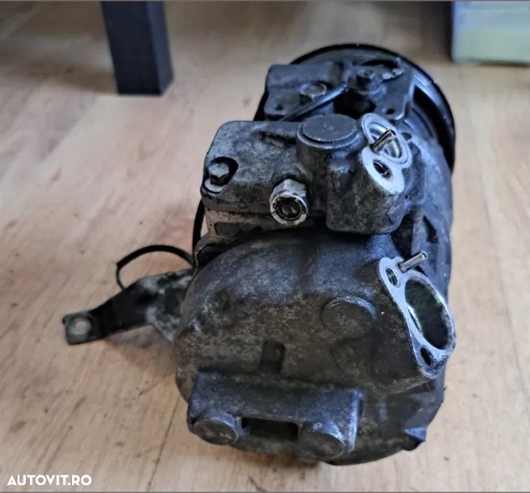 Compresor aer conditionat clima climatronic VW Volkswagen Passat B5.5 1.9d 131cp 1.8i benzina Passat Variant 3B6 1.9tdi Skoda Octavia Superb Audi A4 B6 1.9tdi cod: 8D0260805J - 3
