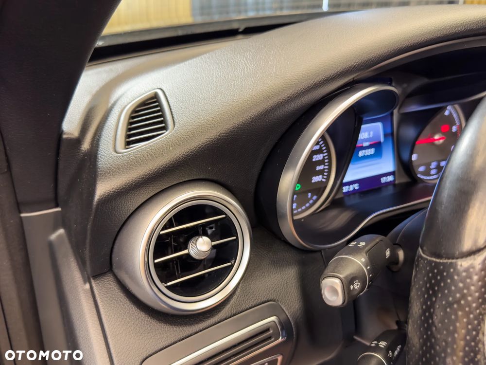 Mercedes-Benz Klasa C 220 CDI 7G-TRONIC Edition - 36