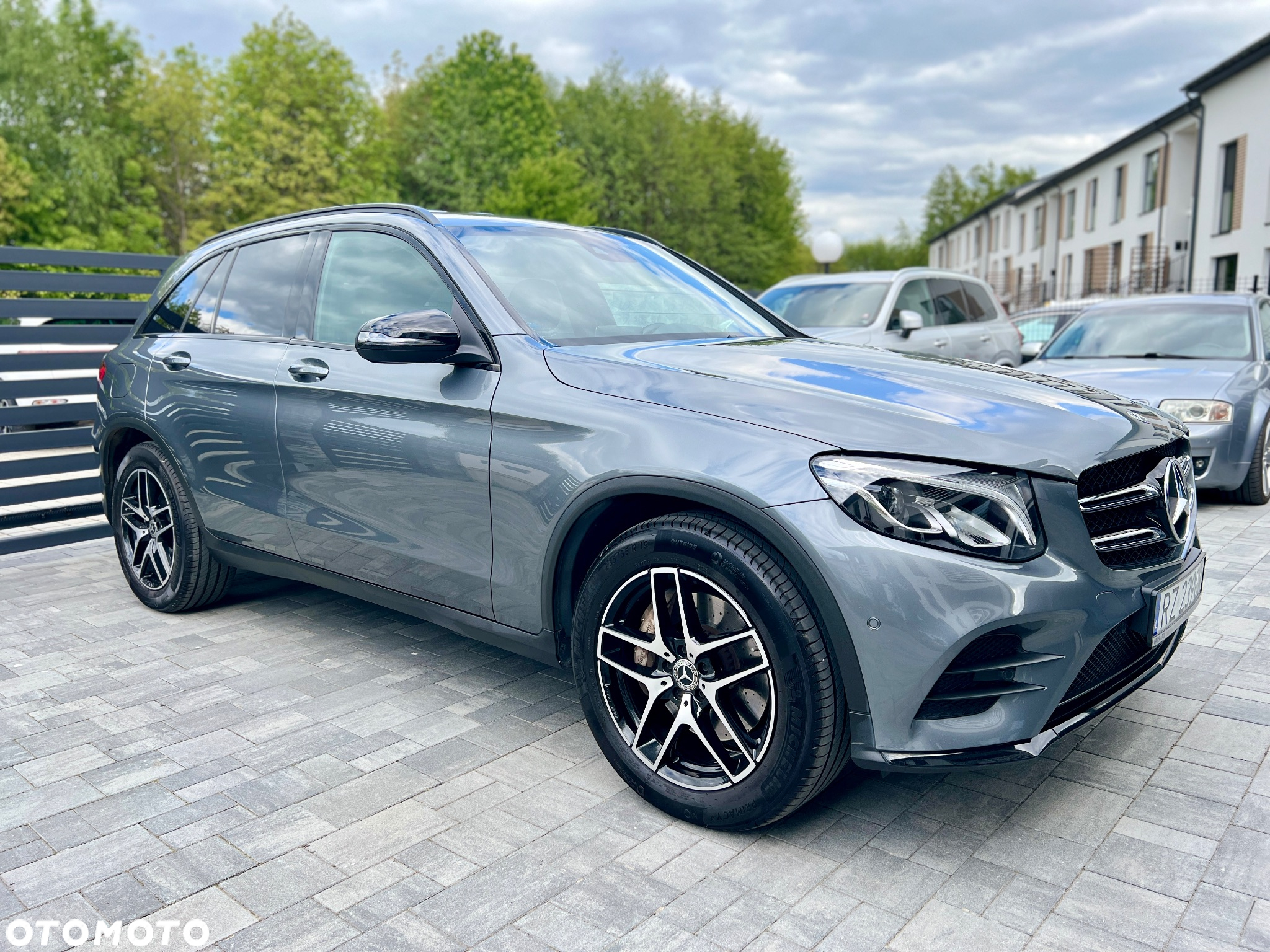 Mercedes-Benz GLC 250 4Matic 9G-TRONIC AMG Line - 12