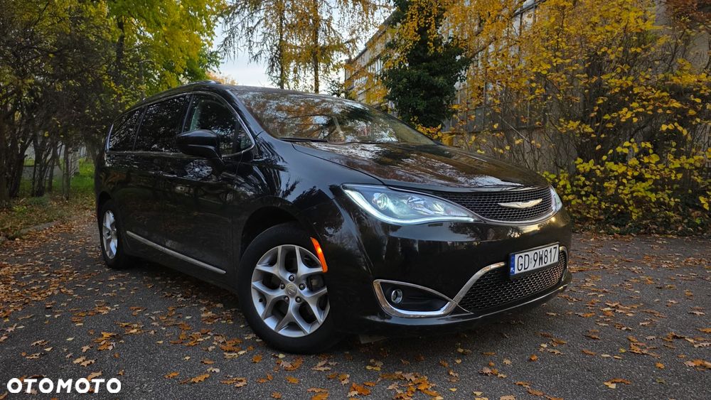 Chrysler Pacifica - 21