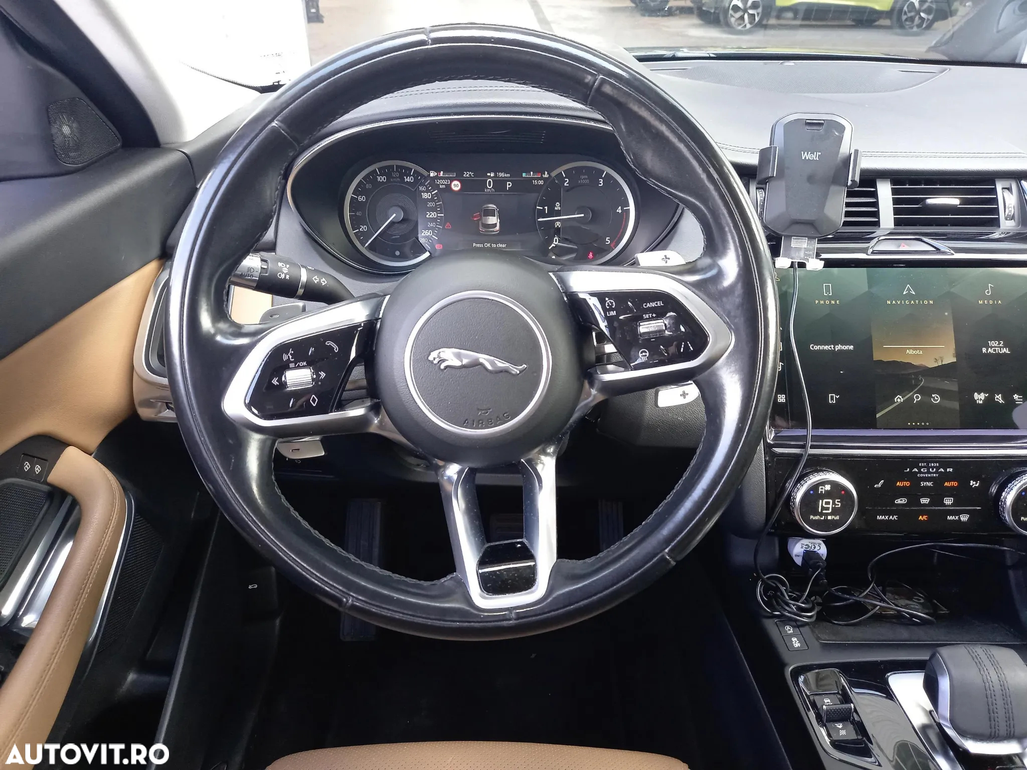 Jaguar E-Pace - 16