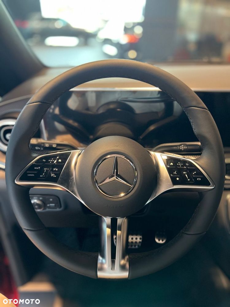 Mercedes-Benz Klasa V - 19