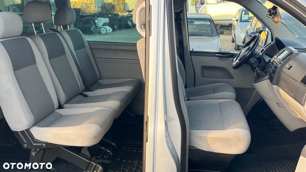 Volkswagen Caravelle - 11
