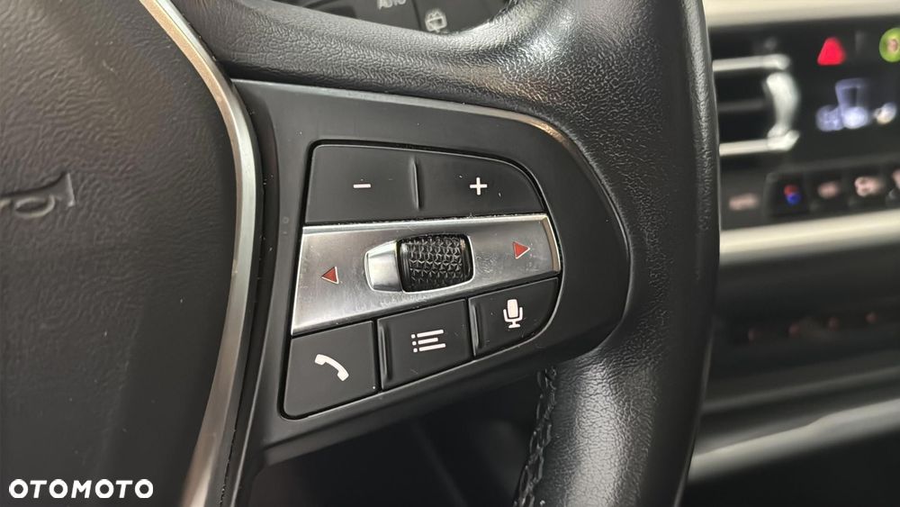 BMW Seria 3 318d MHEV - 24