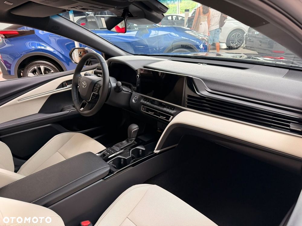 Toyota Camry - 8