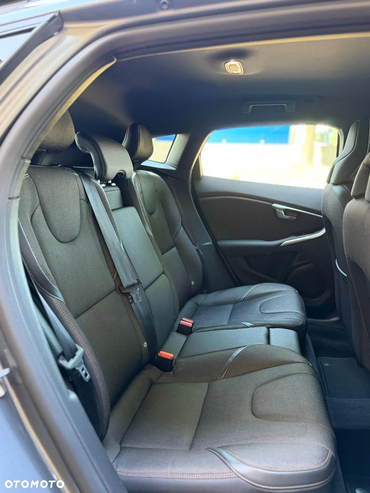Volvo V40 Cross Country D3 Geartronic Momentum - 28