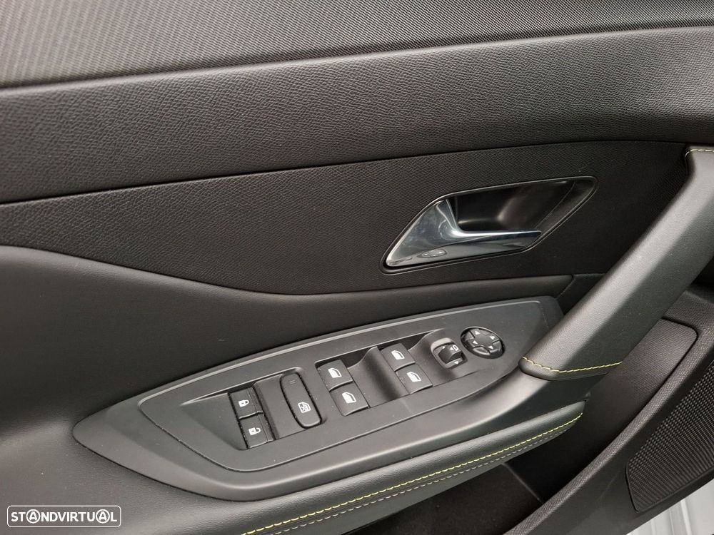Peugeot 308 1.2 PureTech GT EAT8 - 31