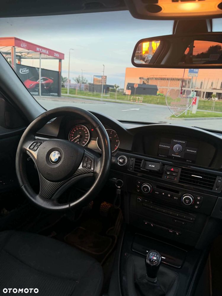 BMW Seria 3 320i - 11