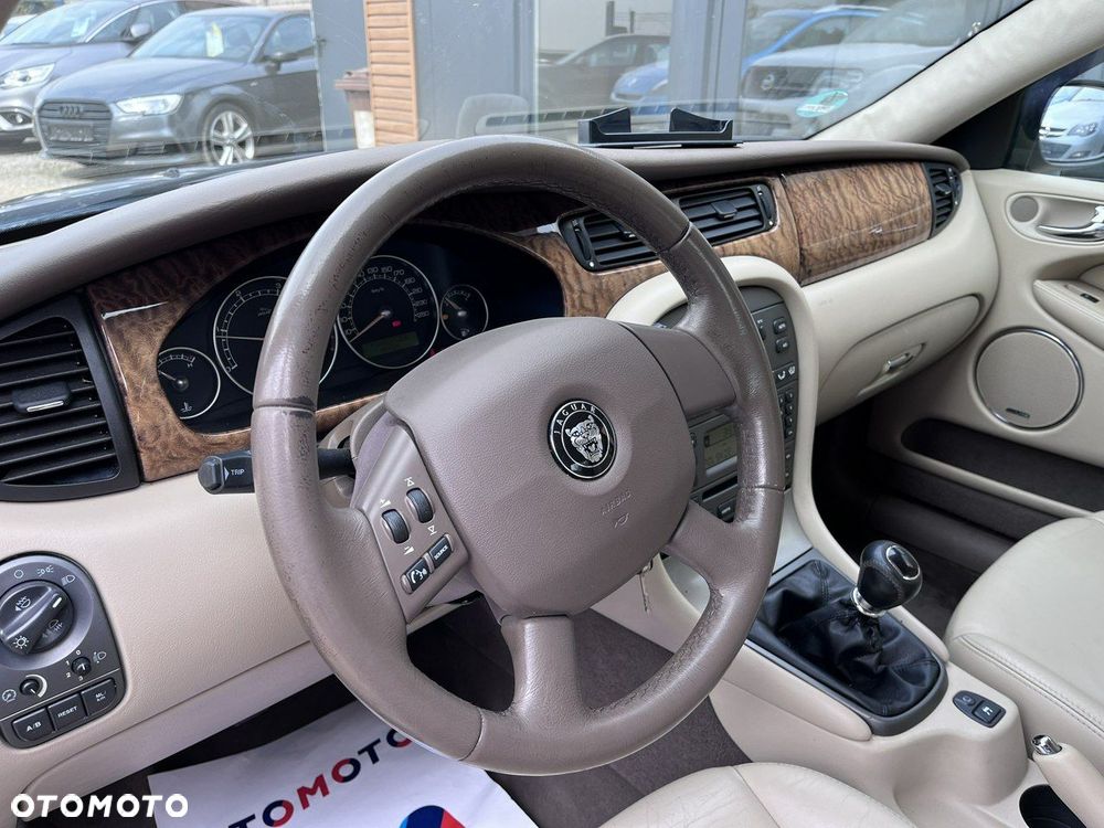 Jaguar X-Type - 16
