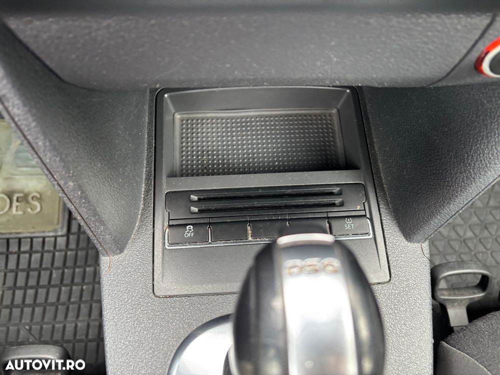 Volkswagen Touran 2.0 TDI DSG Comfortline - 11