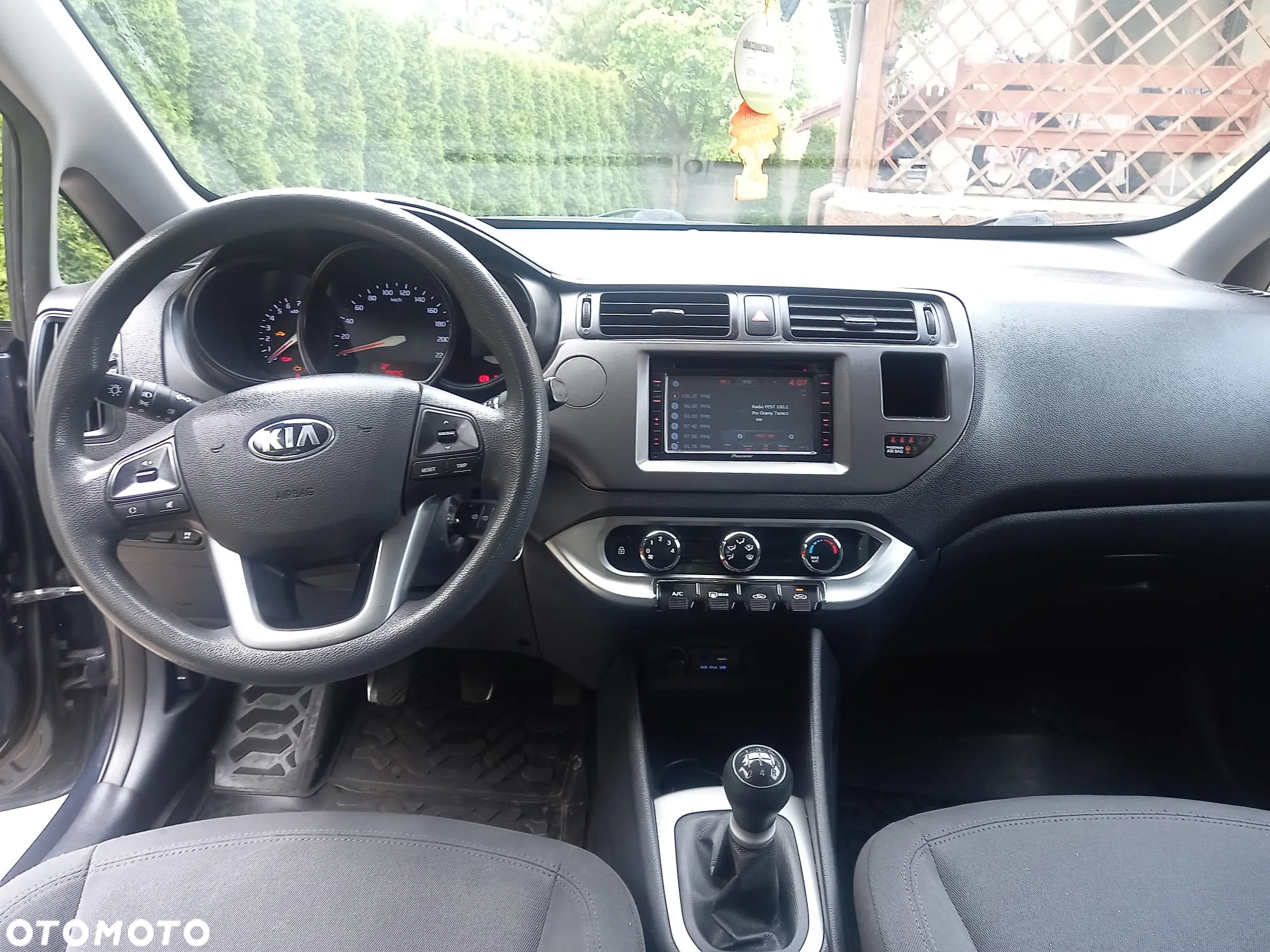 Kia Rio 1.2 Dream Team Edition - 9