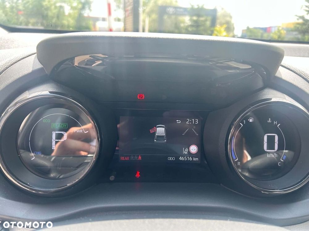 Toyota Yaris Hybrid 1.5 Executive - 11