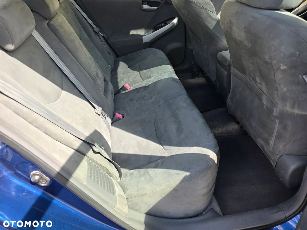 Toyota Prius (Hybrid) - 20