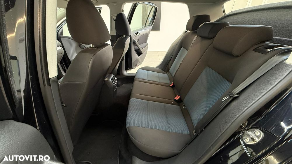 Volkswagen Golf - 19