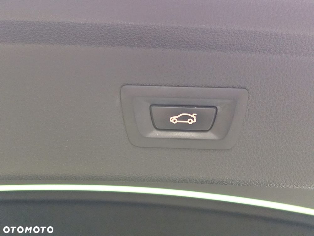 BMW 3GT 318d Business Edition - 8