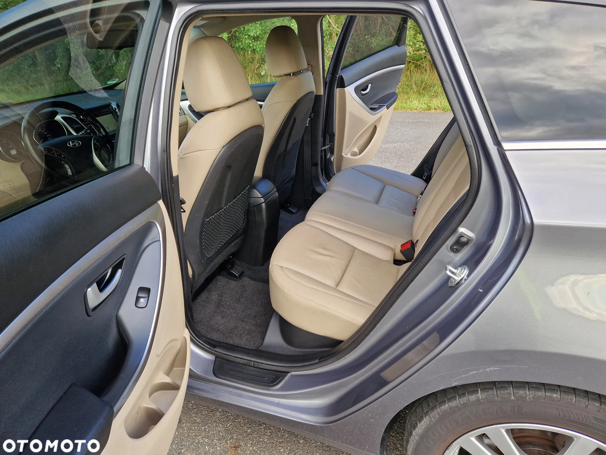 Hyundai i30 blue 1.6 CRDi Trend - 16