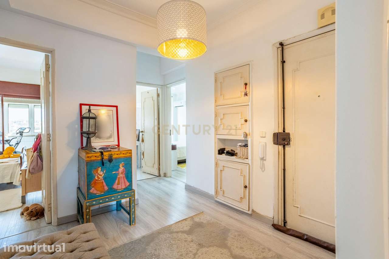 Apartamento T2 com vista desafogada no Olival Basto - Grande imagem: 4/24