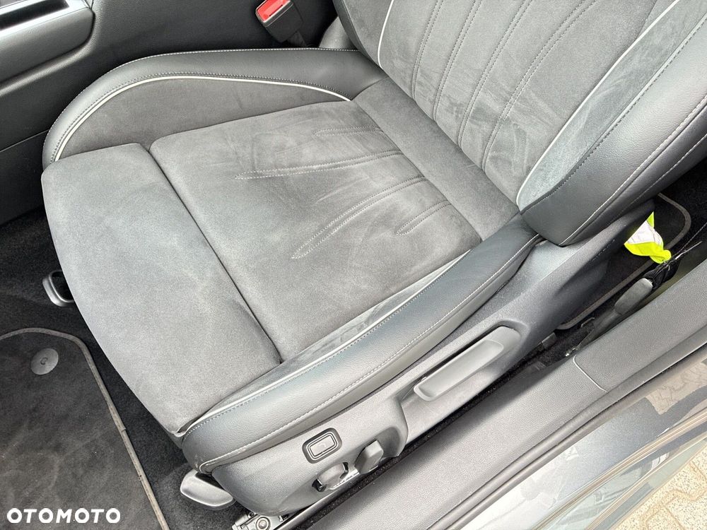 Volkswagen Passat Variant 2.0 TDI EVO Elegance DSG - 18