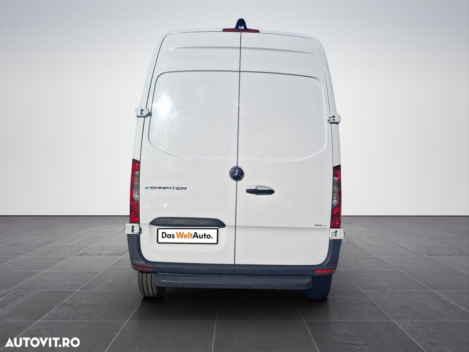 Mercedes-Benz Sprinter - 8