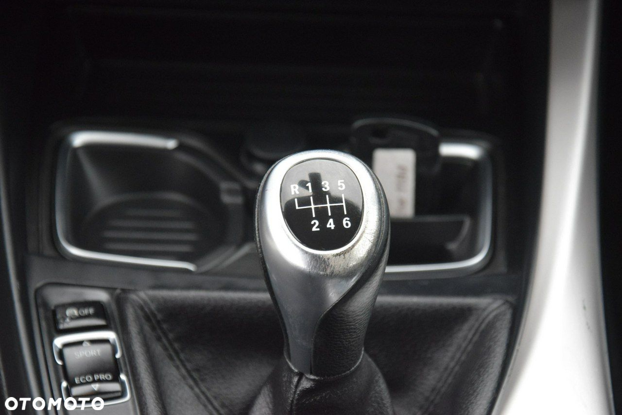 BMW Seria 1 118d - 27