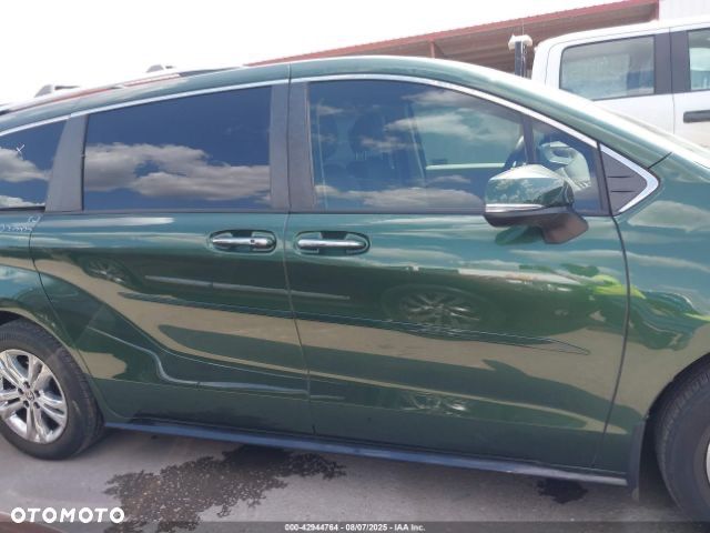 Toyota Sienna - 5