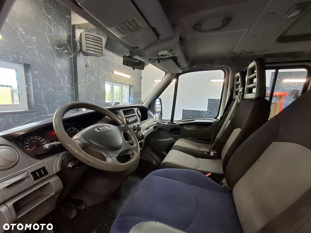 Iveco Daily 35C13 Wywrotka Kipper Wywrot Koła Bliźniacze Podwójne Doka Dubel Brygadówka 7 Miejsc 2013 Rok Na Bliźniakach DMC 3500 KG Hak Udźwig 3500 kg Skrzynia Narzędziowa Schowek Nowy Rozrząd - 21