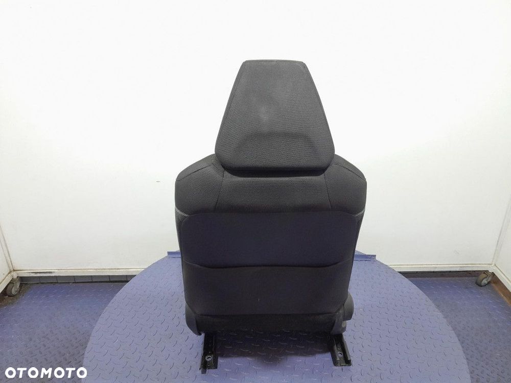 TOYOTA COROLLA XII E21 LIFT 22- SEDAN FOTEL PASAŻERA PRAWY EUROPA - 6