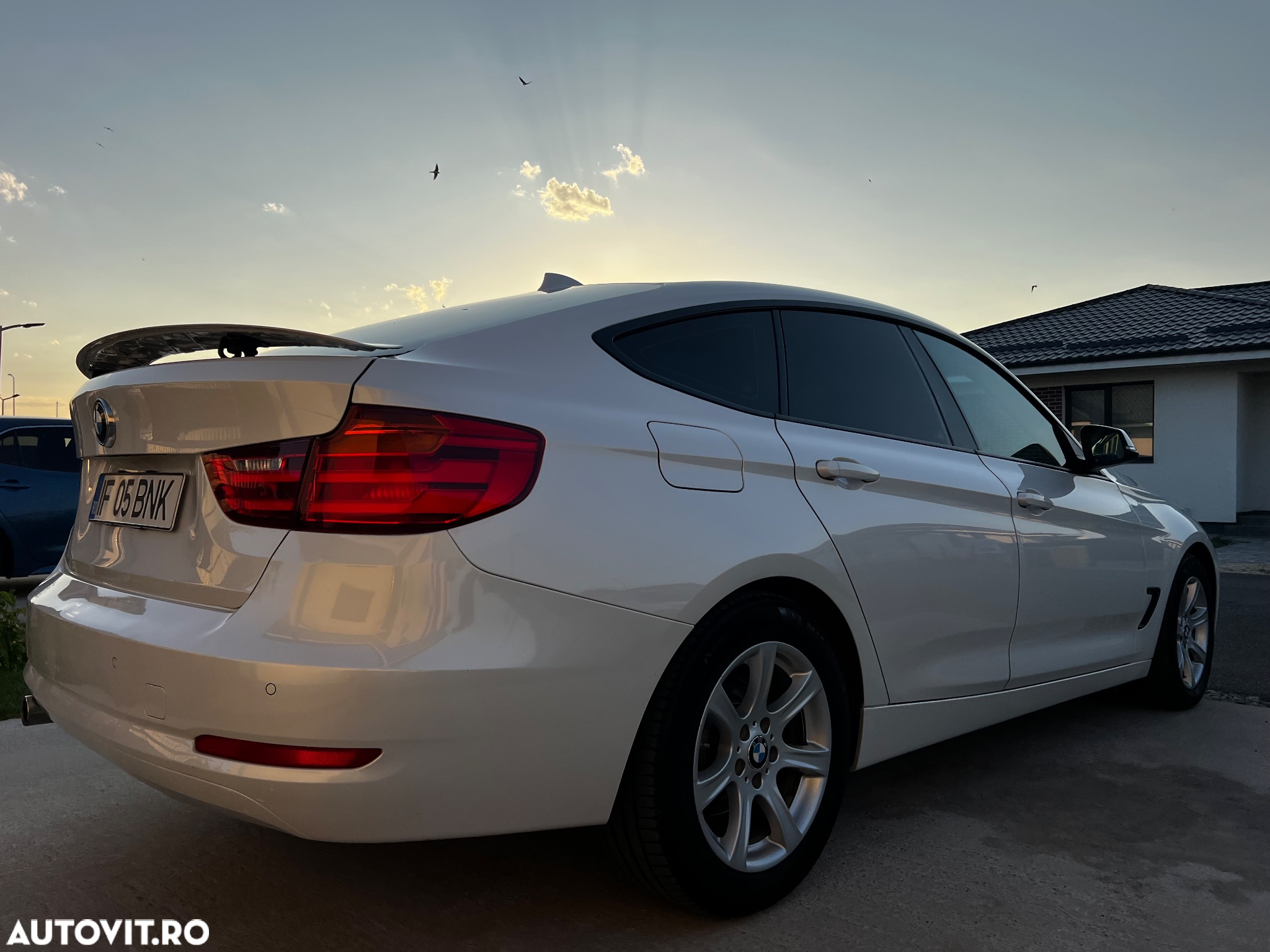 BMW Seria 3 318d - 5