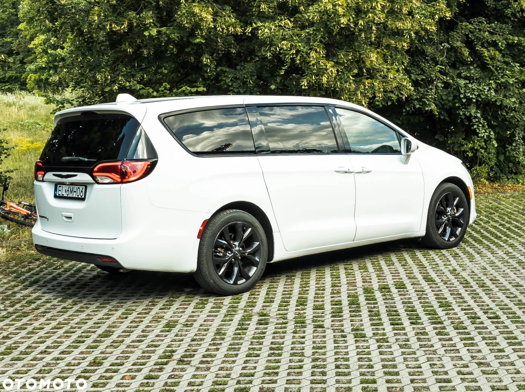 Chrysler Pacifica - 17