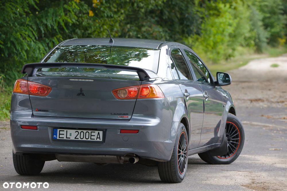 Mitsubishi Lancer 1.8 Invite - 2