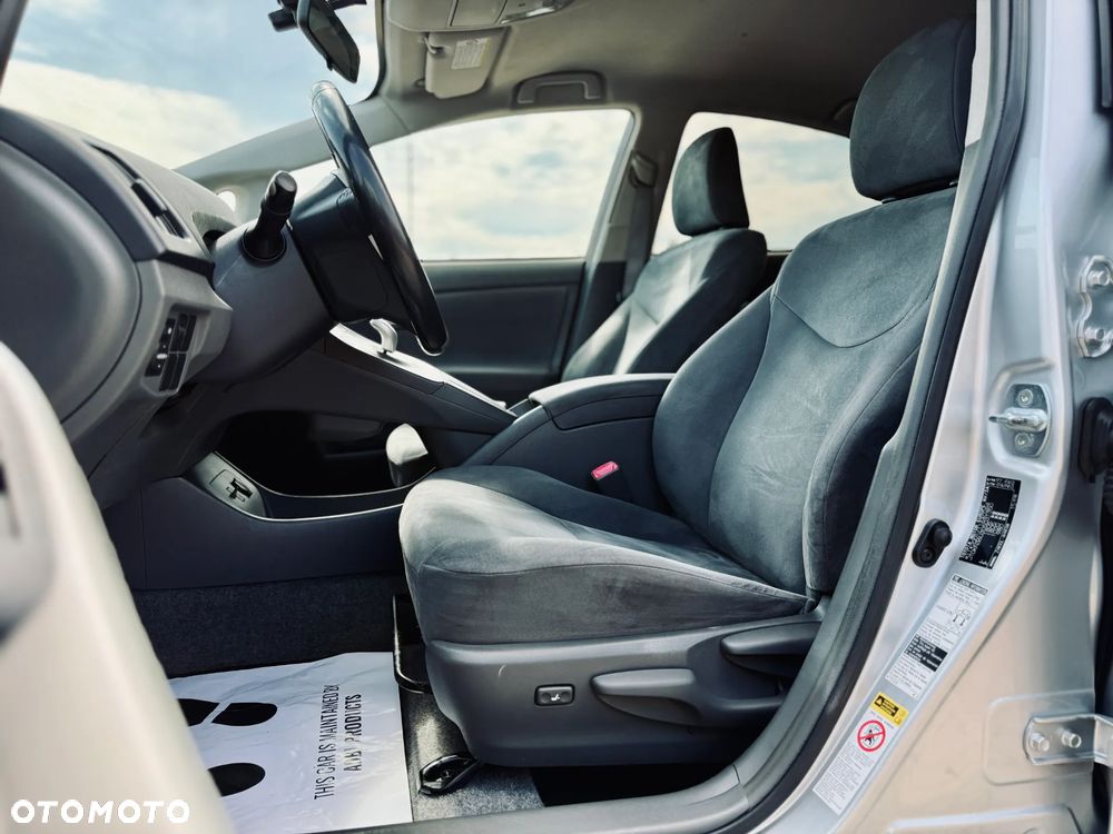 Toyota Prius (Hybrid) Comfort - 27