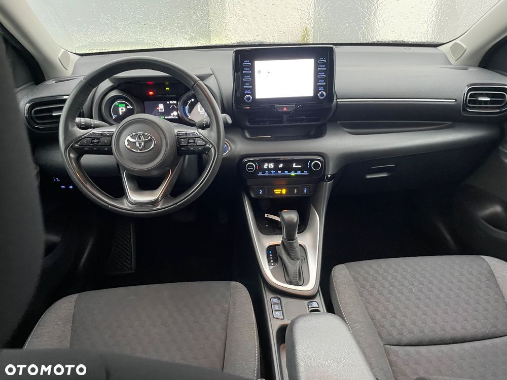 Toyota Yaris ver-hybrid-1-5-executive - 7