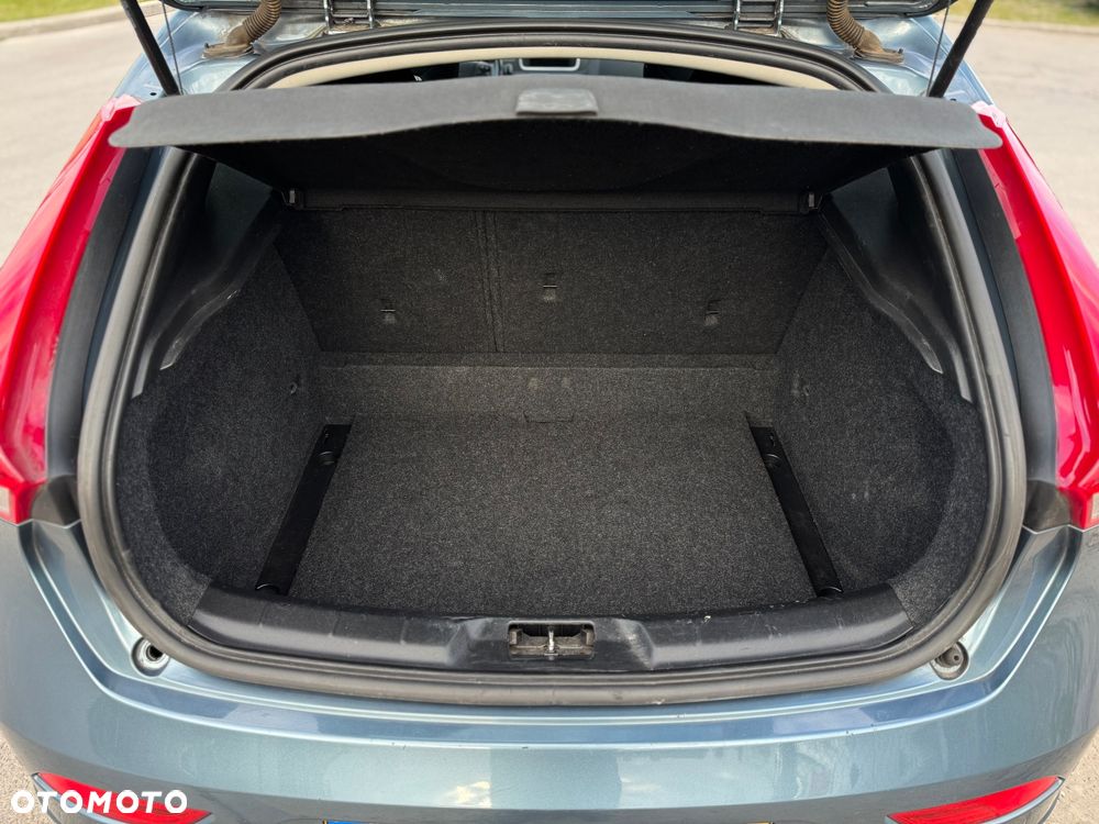 Volvo V40 D2 - 19