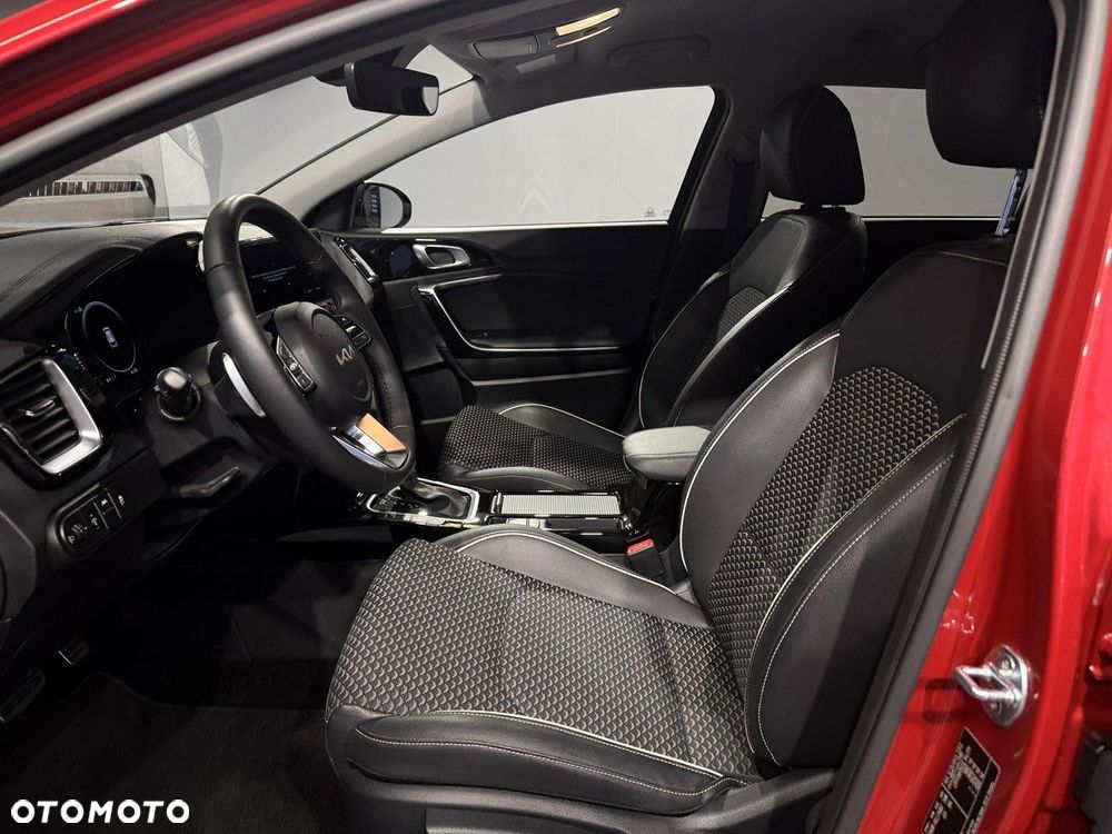 Kia Ceed - 16