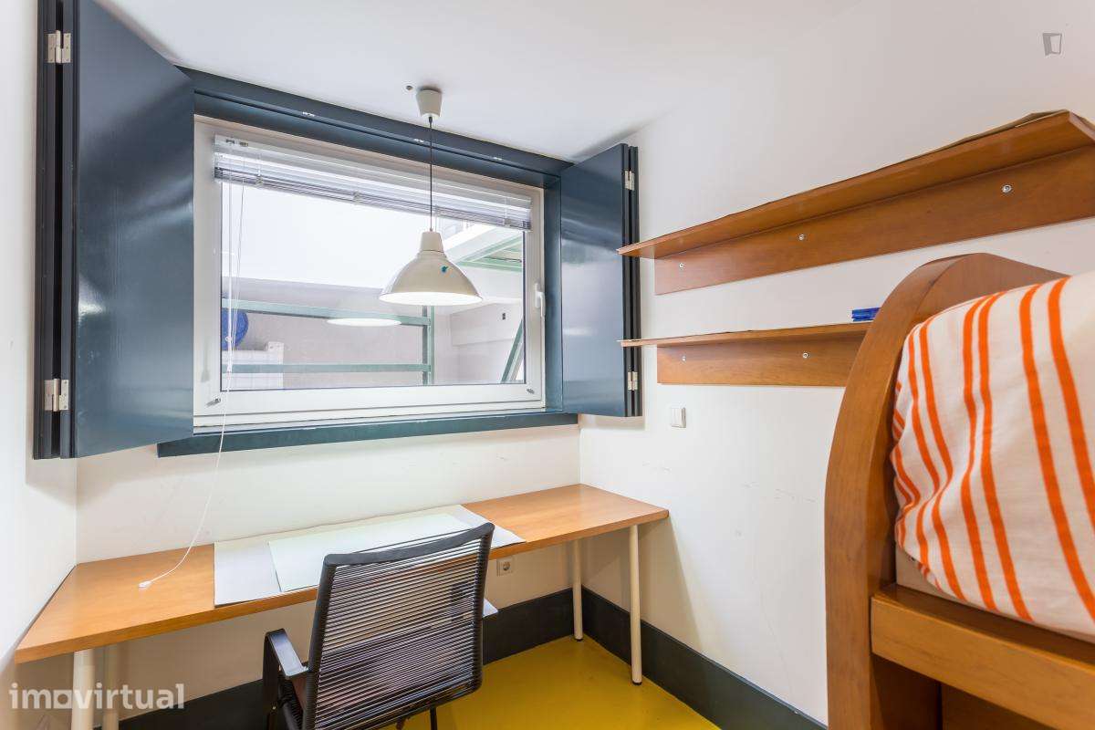 Quarto - localizado em Paranhos Porto - Grande imagem: 4/29