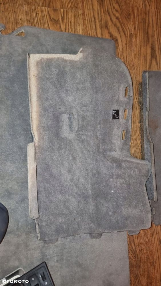 BOCZEK WYKŁADZINA BAGAŻNIKA LEWA SZARA BMW E31 840 850 - 2