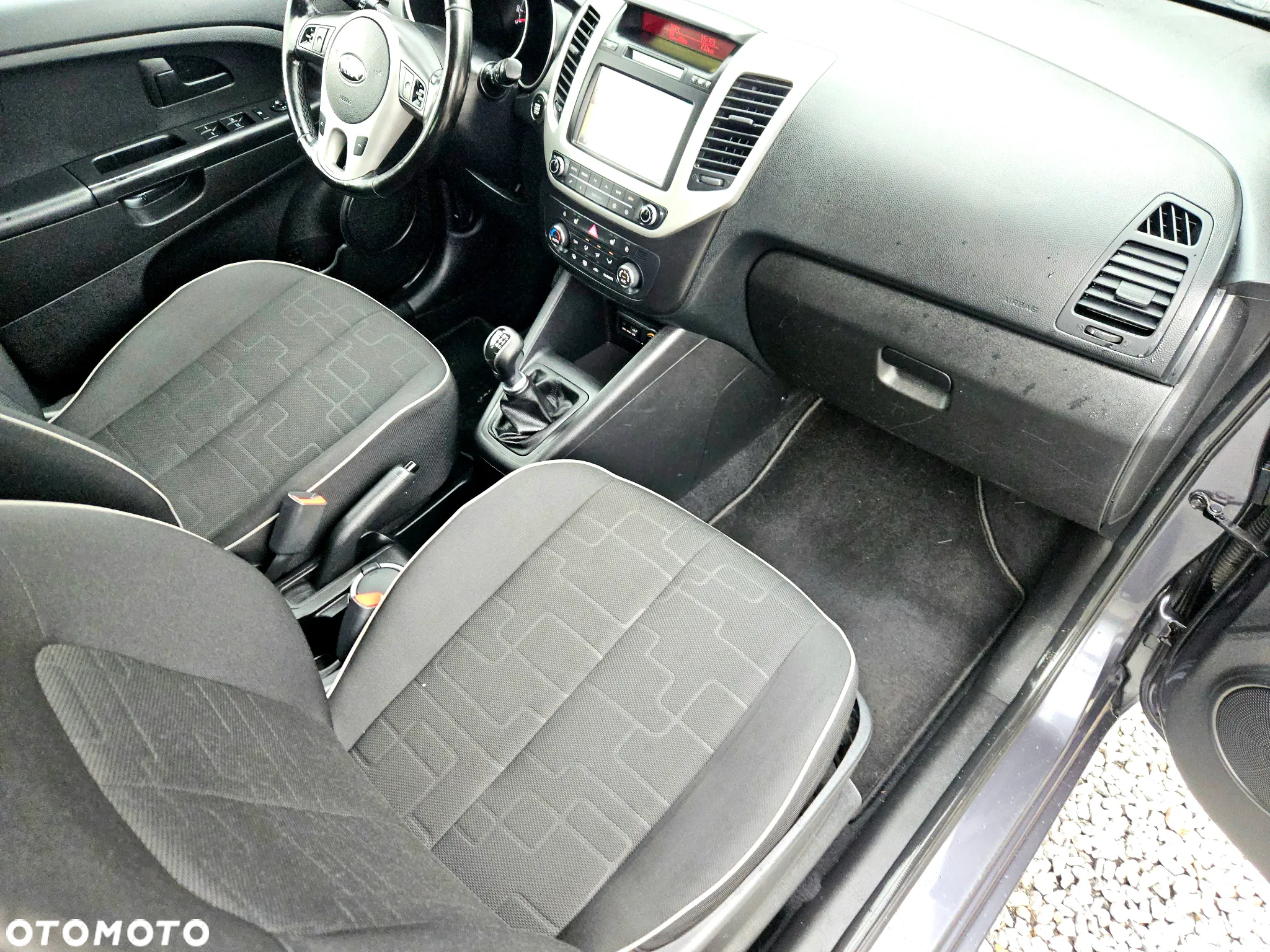 Kia Venga 1.6 CRDi 128 Fifa World Cup Edition - 29