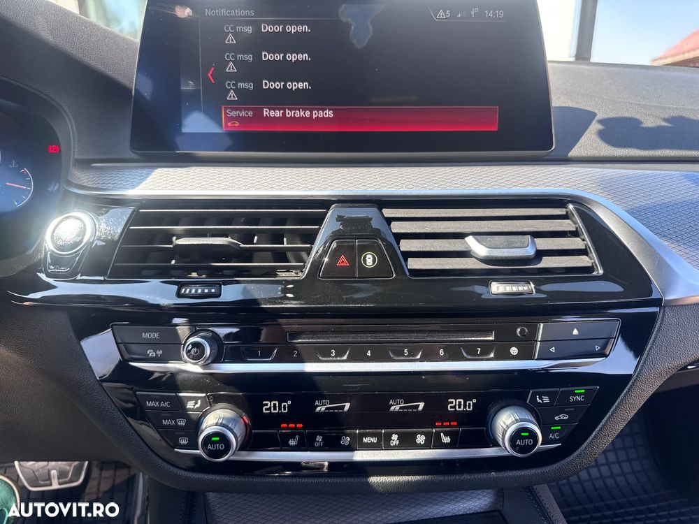 BMW Seria 5 520d xDrive AT - 22