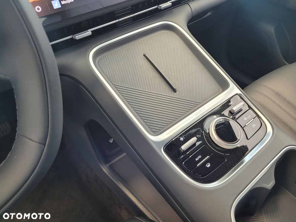 Geely Starray EM-i 1.5 PHEV Pro - 18