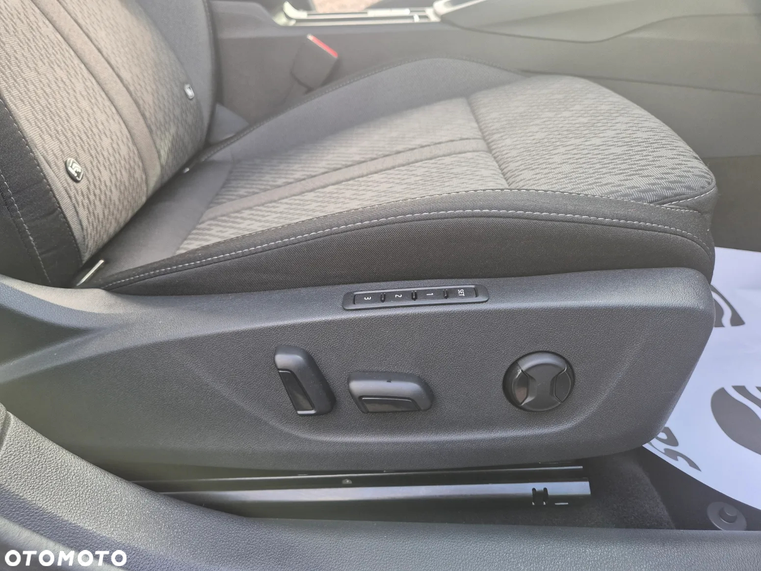 Skoda Octavia 2.0 TDI Essence DSG - 23