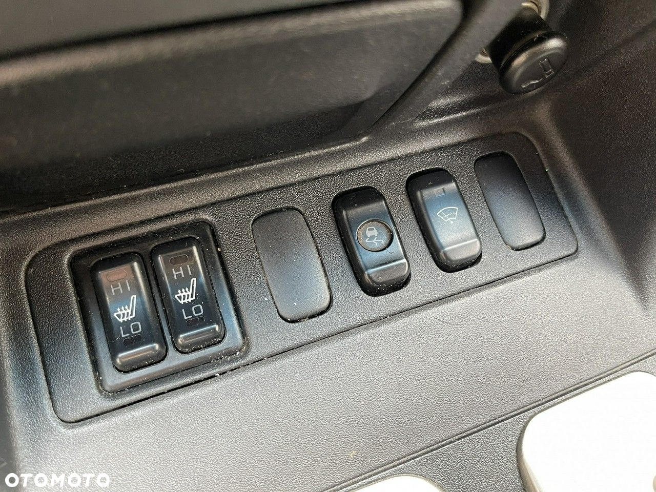 Mitsubishi Pajero - 38